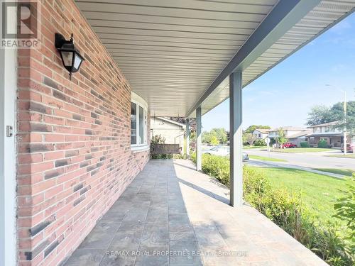 802 Viscount Road, London, ON - Outdoor With Exterior