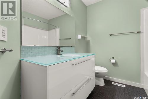 3864 7Th Avenue E, Regina, SK - Indoor Photo Showing Bathroom