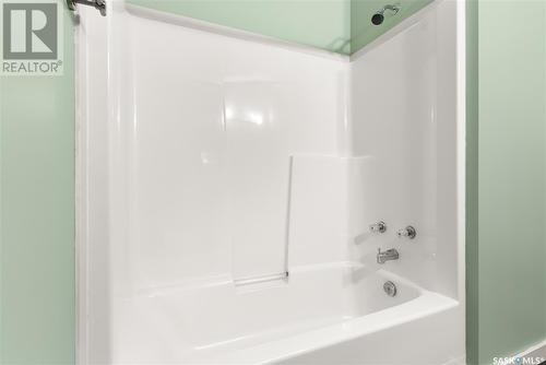 3864 7Th Avenue E, Regina, SK - Indoor Photo Showing Bathroom