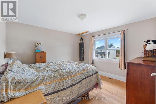 45 Diver Belt Drive, Prince Edward County (Picton), ON - Indoor Photo Showing Bedroom