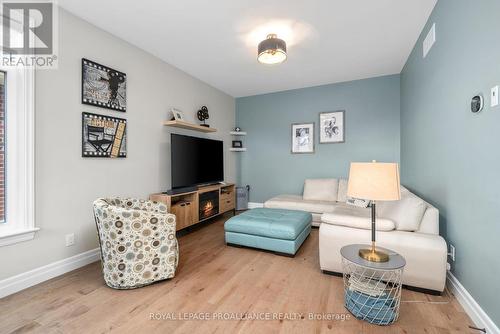 78 Essex Drive, Belleville, ON - Indoor Photo Showing Living Room