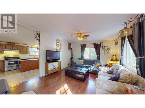 1975/1967 Jim Smith Lake  Road, Cranbrook, BC - Indoor Photo Showing Living Room