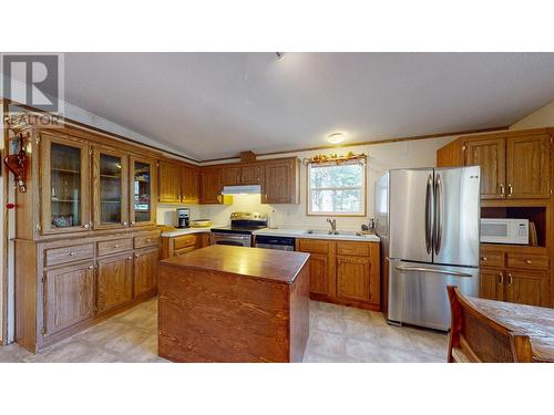 1975/1967 Jim Smith Lake  Road, Cranbrook, BC - Indoor Photo Showing Kitchen With Stainless Steel Kitchen With Double Sink