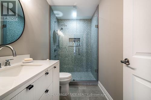 76 Melbourne Street, Hamilton (Kirkendall), ON - Indoor Photo Showing Bathroom