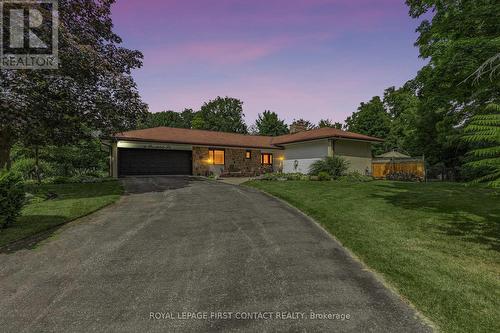 4 Brookdale Drive, Barrie (Sunnidale), ON - Outdoor With Deck Patio Veranda