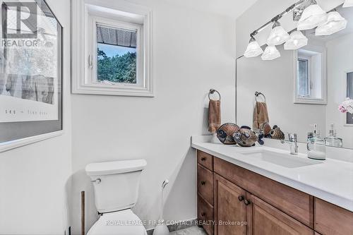 4 Brookdale Drive, Barrie (Sunnidale), ON - Indoor Photo Showing Bathroom