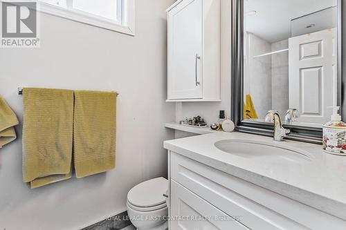 4 Brookdale Drive, Barrie (Sunnidale), ON - Indoor Photo Showing Bathroom