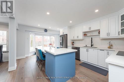 Upper - 2116 Eighth Line, Oakville, ON - Indoor Photo Showing Kitchen With Upgraded Kitchen