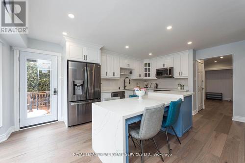 Upper - 2116 Eighth Line, Oakville, ON - Indoor Photo Showing Kitchen