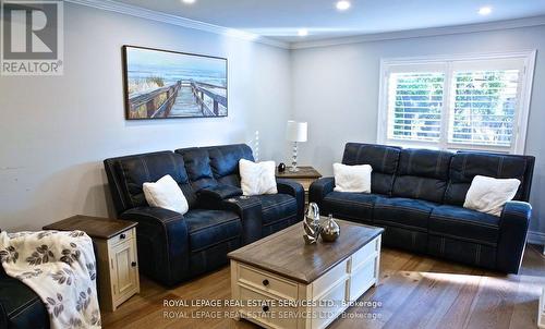 Upper - 2116 Eighth Line, Oakville, ON - Indoor Photo Showing Living Room