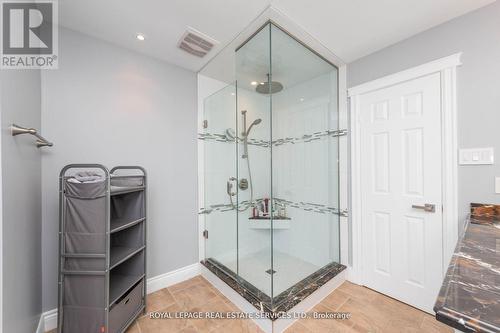 Upper - 2116 Eighth Line, Oakville, ON - Indoor Photo Showing Bathroom