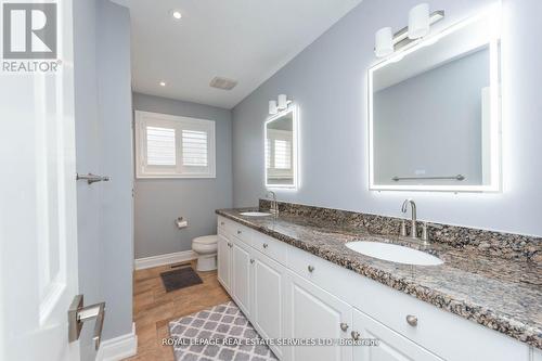 Upper - 2116 Eighth Line, Oakville, ON - Indoor Photo Showing Bathroom