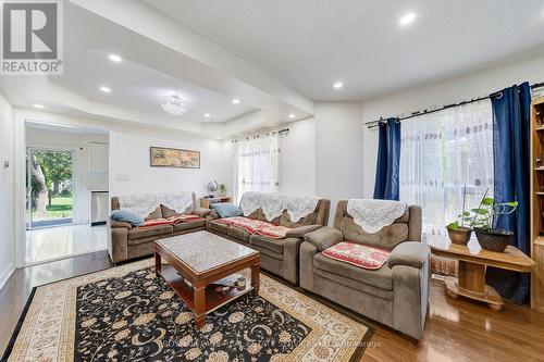 32 Pressed Brick Drive, Brampton (Brampton North), ON - Indoor Photo Showing Living Room