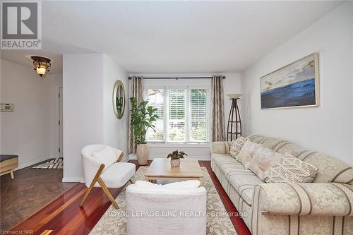 23 Andrea Drive, St. Catharines, ON - Indoor Photo Showing Living Room