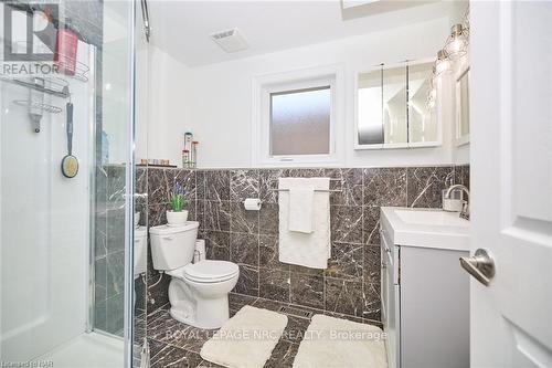 23 Andrea Drive, St. Catharines, ON - Indoor Photo Showing Bathroom