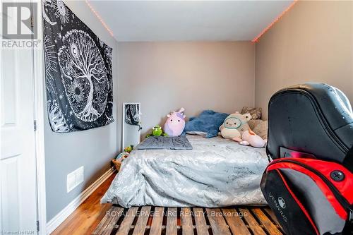 187 Clarke Street, Port Colborne, ON - Indoor Photo Showing Bedroom