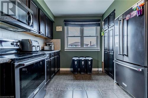 187 Clarke Street, Port Colborne, ON - Indoor Photo Showing Kitchen