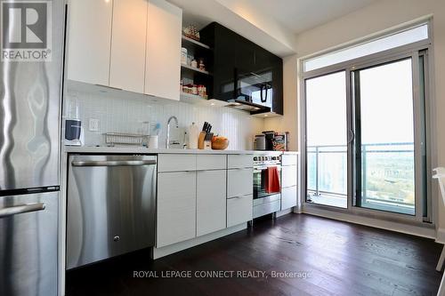 2504 - 33 Shore Breeze Drive, Toronto, ON - Indoor Photo Showing Kitchen