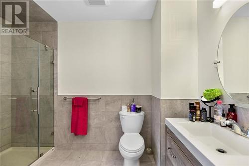 En-suite - 1138 Thousand Islands Parkway, Mallorytown, ON - Indoor Photo Showing Bathroom