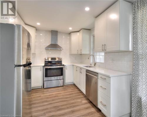 23 James Street, Waterloo, ON - Indoor Photo Showing Kitchen With Upgraded Kitchen