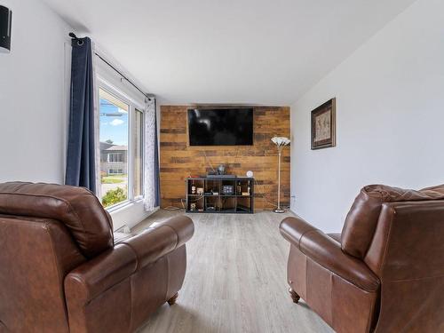 Salon - 5320 Rue Laliberté, Saint-Hyacinthe, QC - Indoor Photo Showing Living Room