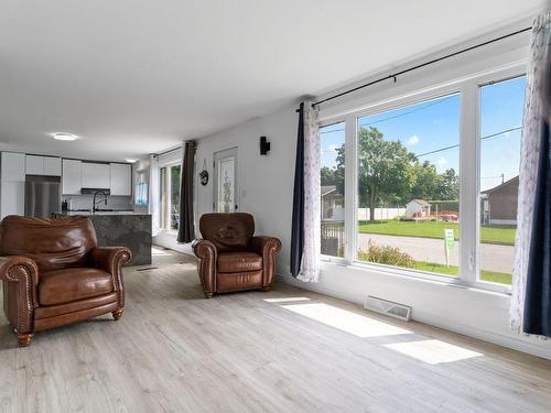 Salon - 5320 Rue Laliberté, Saint-Hyacinthe, QC - Indoor Photo Showing Living Room