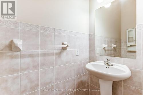 71 Louvain Drive, Brampton (Vales Of Castlemore North), ON - Indoor Photo Showing Bathroom