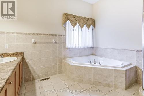 71 Louvain Drive, Brampton (Vales Of Castlemore North), ON - Indoor Photo Showing Bathroom