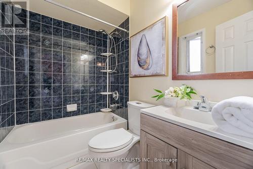 61 Seaside Circle, Brampton (Sandringham-Wellington), ON - Indoor Photo Showing Bathroom