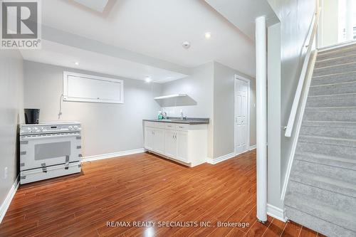 61 Seaside Circle, Brampton (Sandringham-Wellington), ON - Indoor Photo Showing Kitchen