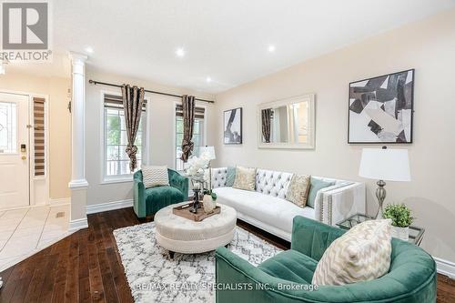 61 Seaside Circle, Brampton (Sandringham-Wellington), ON - Indoor Photo Showing Living Room