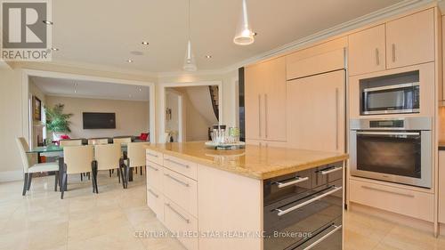 5331 Roanoke Court, Mississauga, ON - Indoor Photo Showing Kitchen