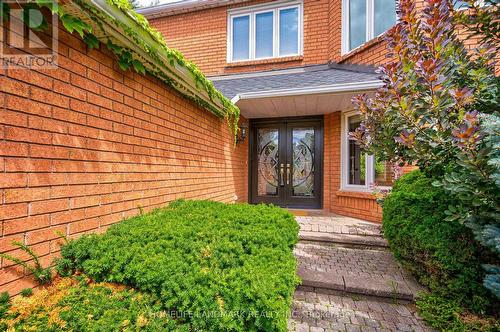 2115 Eighth Line, Oakville (Iroquois Ridge North), ON - Outdoor