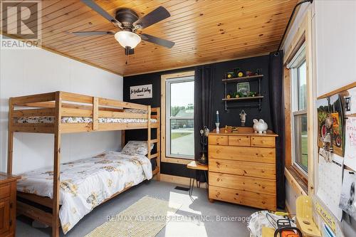 286 Rayners Drive, Georgina, ON - Indoor Photo Showing Bedroom