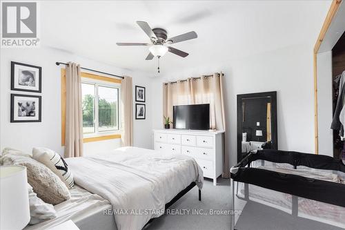 286 Rayners Drive, Georgina, ON - Indoor Photo Showing Bedroom