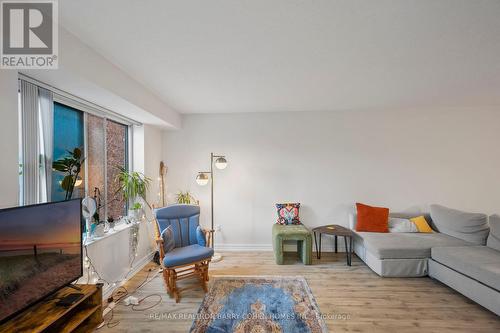 903 - 33 University Avenue, Toronto, ON - Indoor Photo Showing Living Room