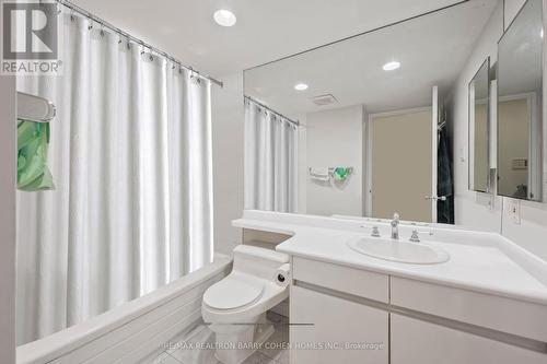 903 - 33 University Avenue, Toronto, ON - Indoor Photo Showing Bathroom