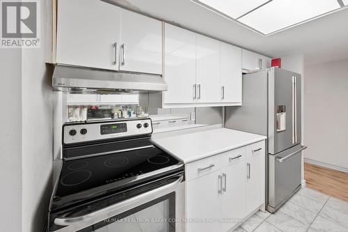 903 - 33 University Avenue, Toronto, ON - Indoor Photo Showing Kitchen