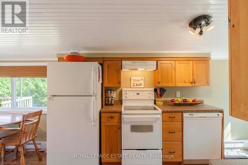 14 Kitchener Street, South Bruce Peninsula, ON - Indoor Photo Showing Kitchen