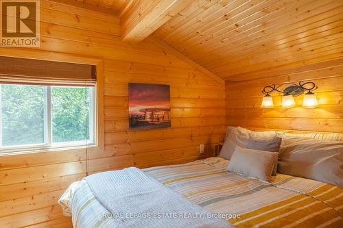 14 Kitchener Street, South Bruce Peninsula, ON - Indoor Photo Showing Bedroom