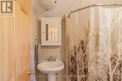 14 Kitchener Street, South Bruce Peninsula, ON - Indoor Photo Showing Bathroom