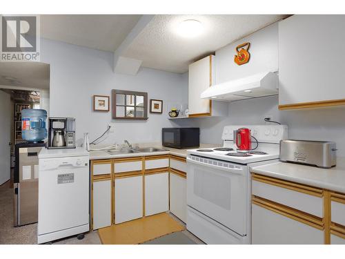 1269 Lund Road, Kelowna, BC - Indoor Photo Showing Kitchen With Double Sink