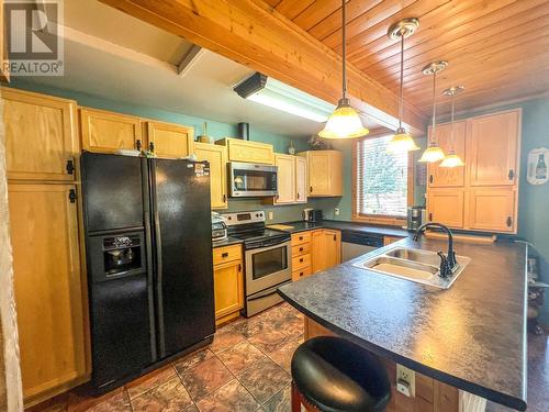 2173 Tomkinson Rd, Merritt, BC - Indoor Photo Showing Kitchen With Double Sink