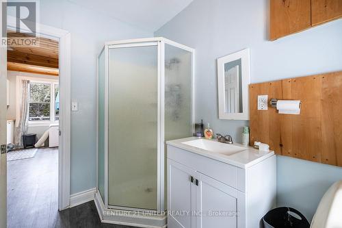 11085 Gull River, Minden Hills, ON - Indoor Photo Showing Bathroom