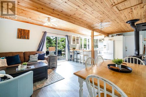 11085 Gull River, Minden Hills, ON - Indoor Photo Showing Living Room