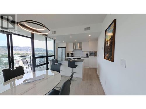 1471 St Paul Street Unit# 908, Kelowna, BC - Indoor Photo Showing Dining Room