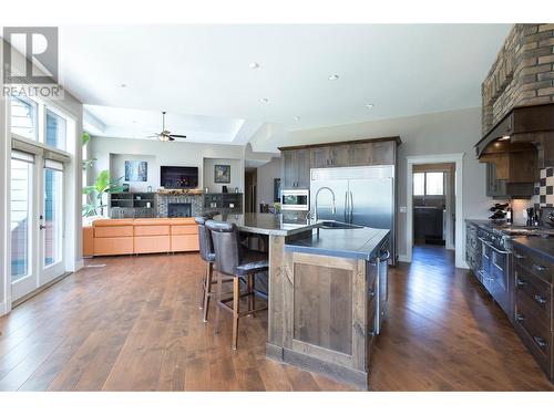 4284 Jaud Road, Kelowna, BC - Indoor Photo Showing Kitchen With Upgraded Kitchen