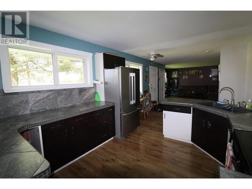 510 Carson Road, Grand Forks, BC - Indoor Photo Showing Kitchen