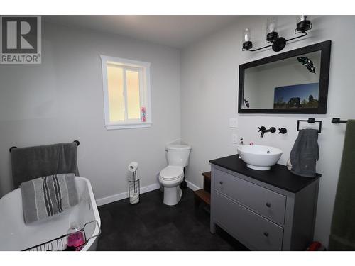 510 Carson Road, Grand Forks, BC - Indoor Photo Showing Bathroom