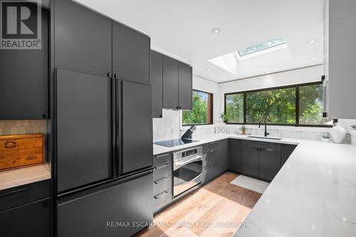 27 Claremont Drive, Hamilton (Bonnington), ON - Indoor Photo Showing Kitchen